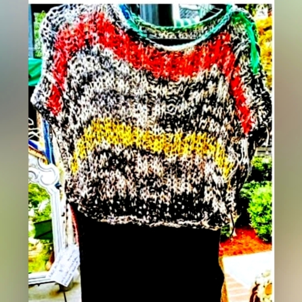 NWT Authentic Handknitted Convertible Sleeveless Crop Top